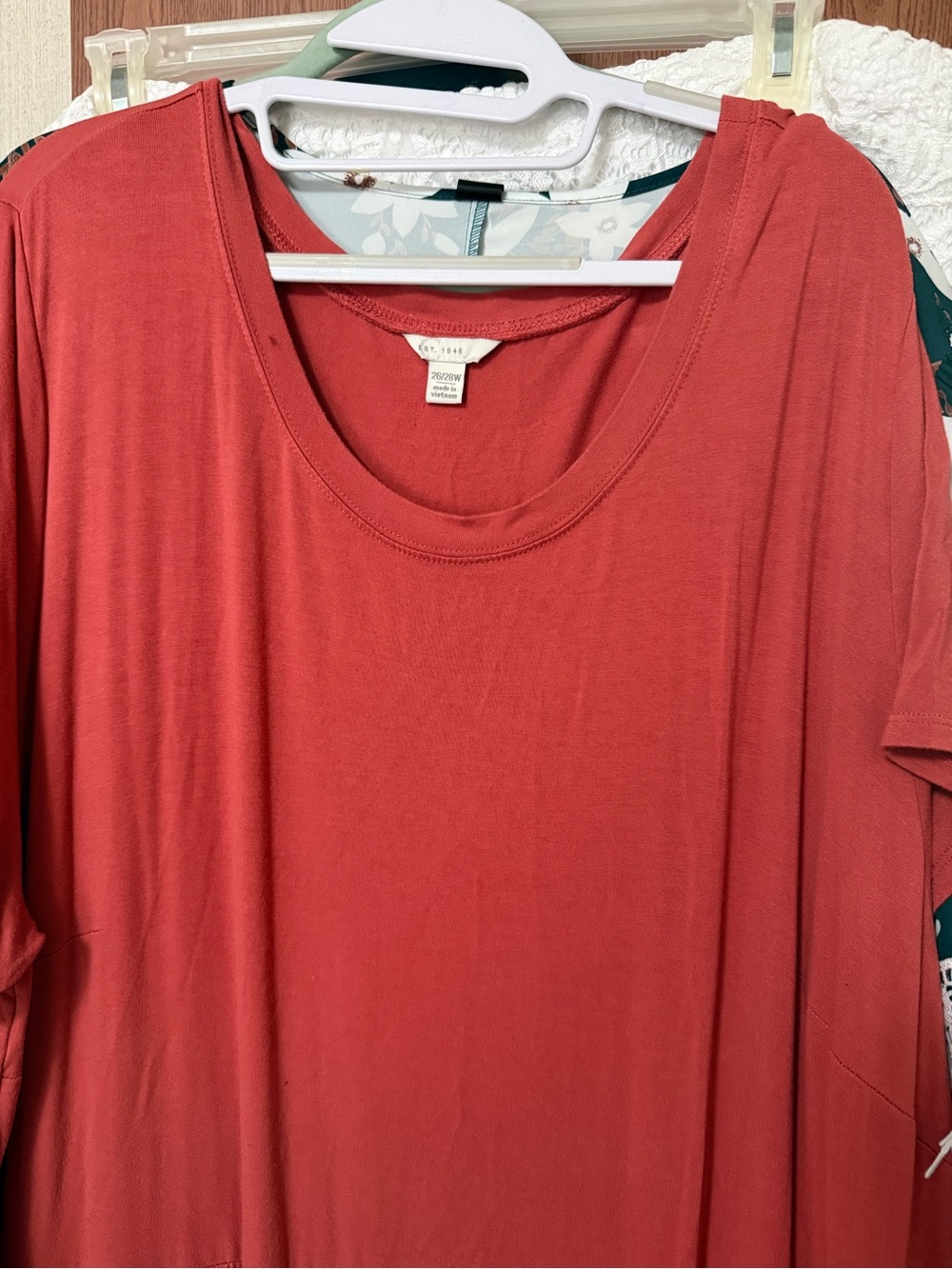 Cato Scoop Neck Short Sleeve Top in Rust